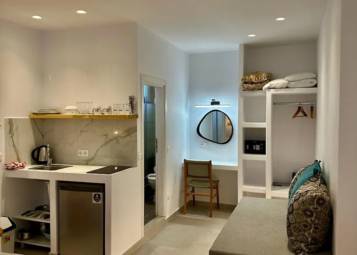 Akrogiali Rooms